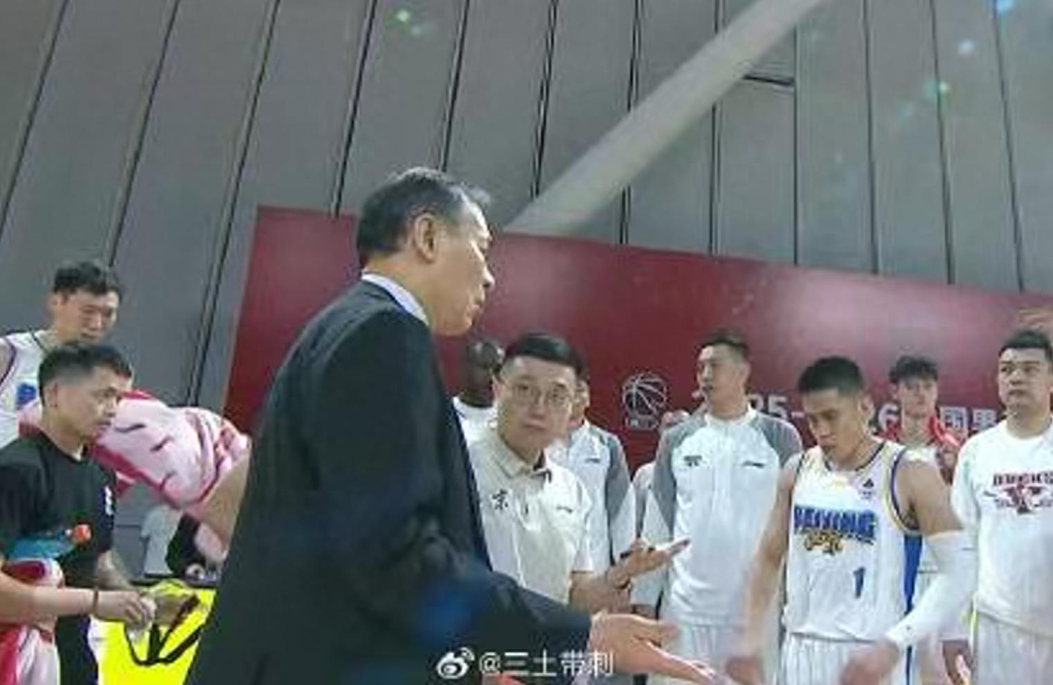 加拿大28预测-破案了!许利民痛斥球员耍大牌,指的是谁?许导忍不住点出姓名